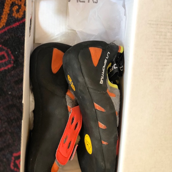 Climbing shoes sportiva - Picture 2 of 3